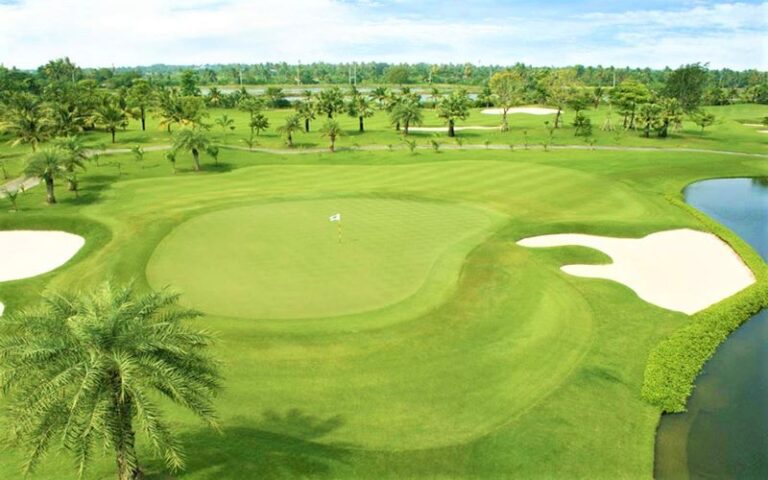 Woo Sung Castle Hill. Country Club (Rachaburi Country Club)