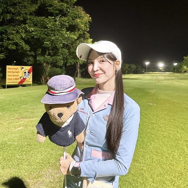 อั้ม (อั้ม)